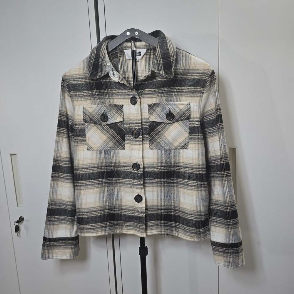 BB Dakota Steve Madden Cream and Black Plaid Button Down Flannel Shacket Size S
